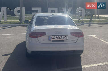 Седан Audi A4 2015 в 