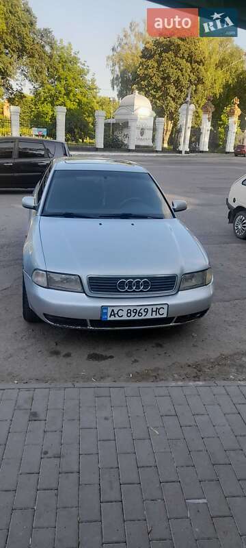 Седан Audi A4 1998 в Хмельницком