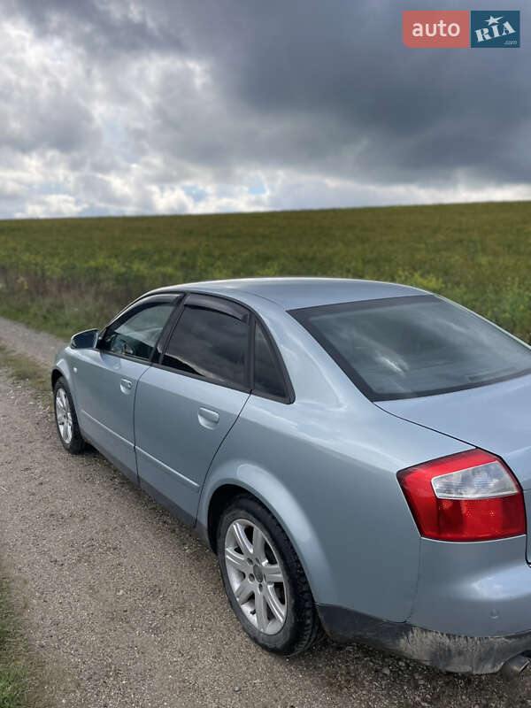 Седан Audi A4 2002 в Золочеве