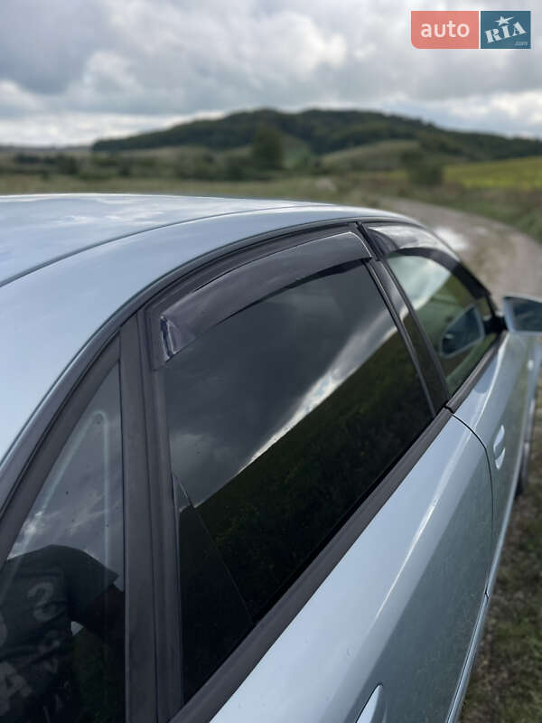 Седан Audi A4 2002 в Золочеве