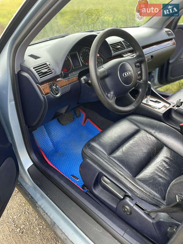 Седан Audi A4 2002 в Золочеве