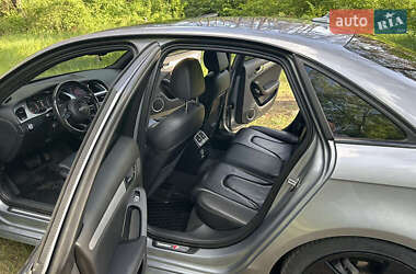 Седан Audi A4 2015 в 