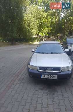 Седан Audi A4 2000 в 