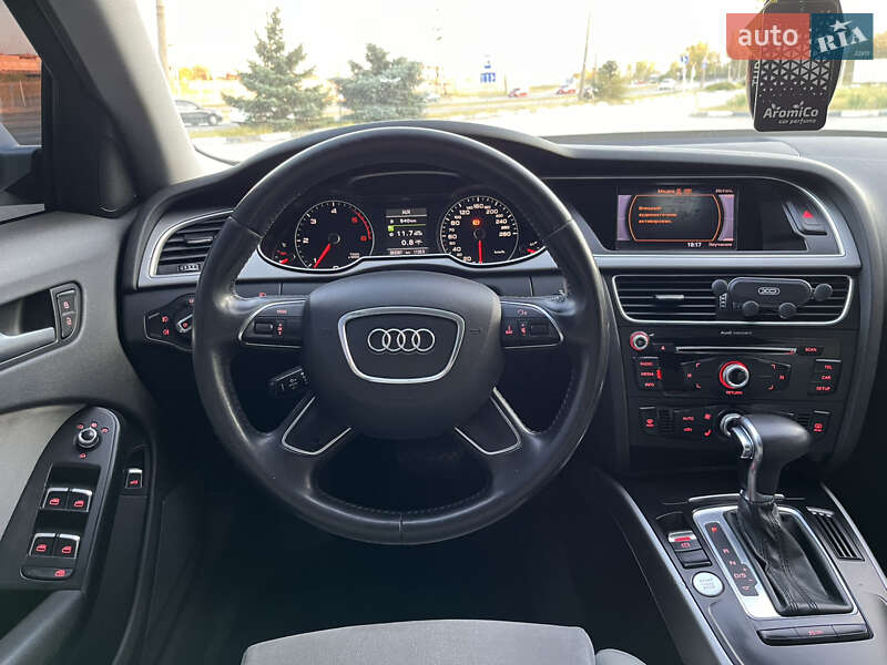 Седан Audi A4 2012 в Запорожье