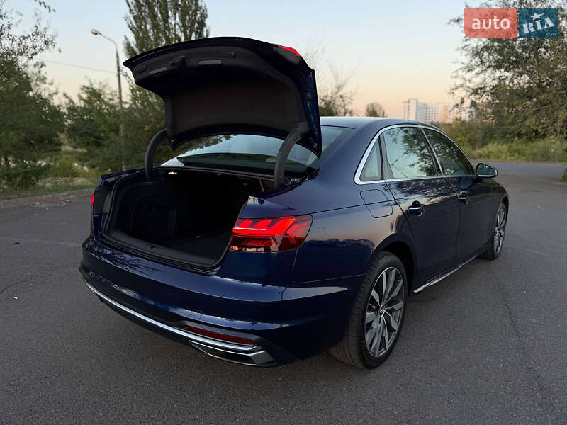 Седан Audi A4 2020 в Кривом Роге