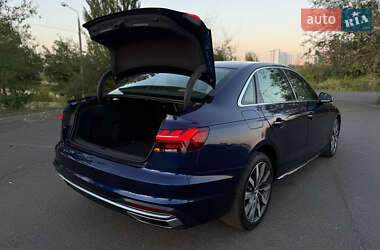 Седан Audi A4 2020 в 