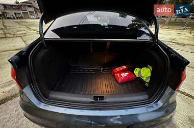 Седан Audi A4 2015 в 