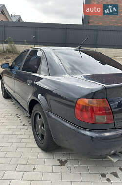 Седан Audi A4 1995 в 
