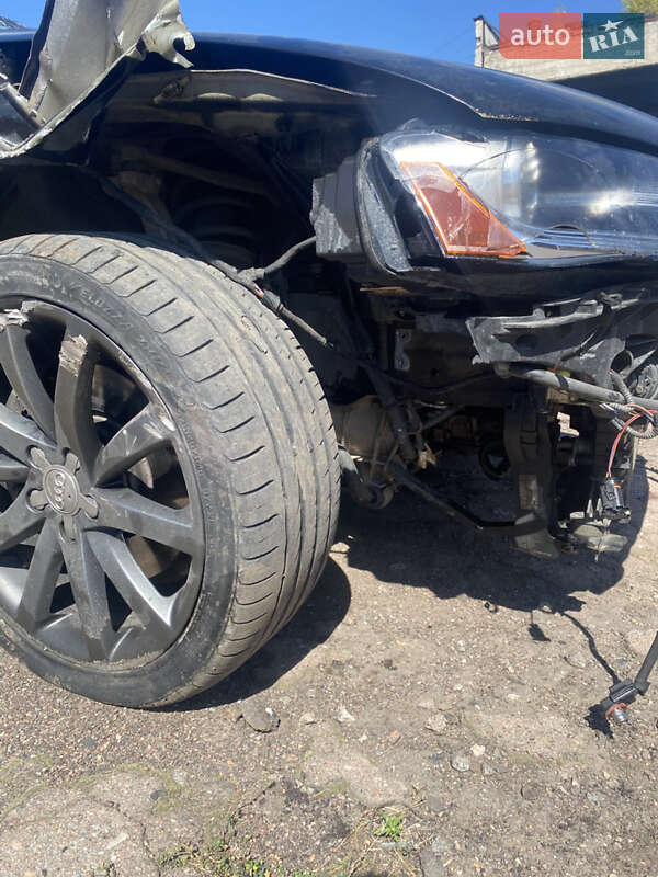 Седан Audi A4 2014 в Гадяче