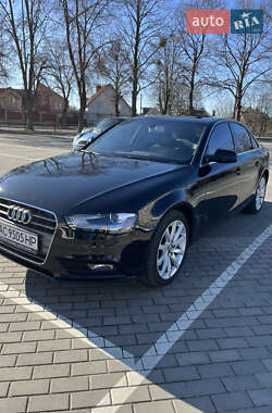 Седан Audi A4 2012 в Луцьку