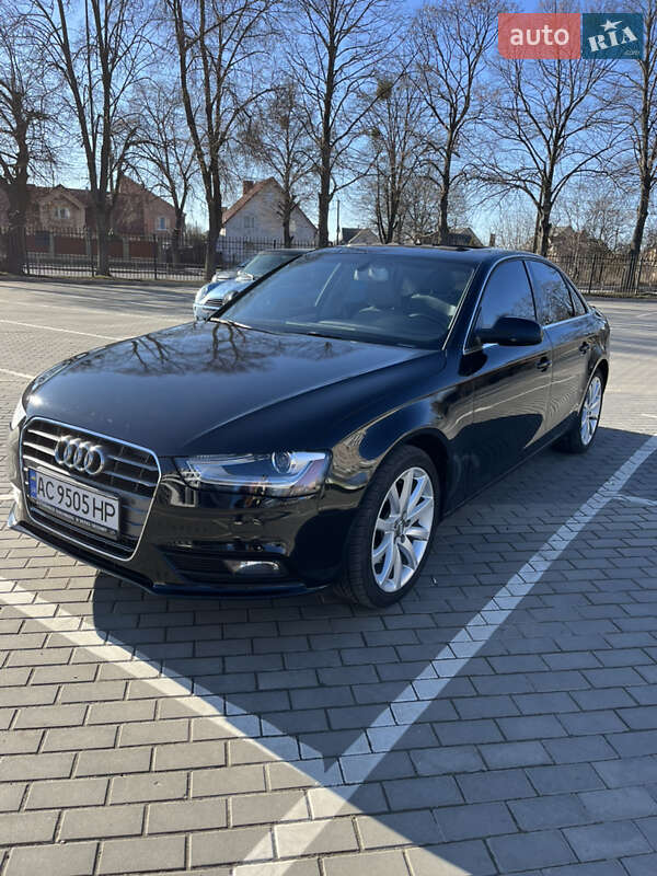 Седан Audi A4 2012 в 