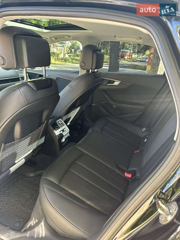 Седан Audi A4 2018 в Киеве