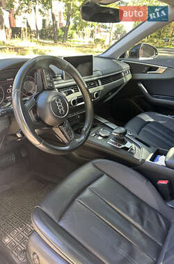 Седан Audi A4 2018 в 