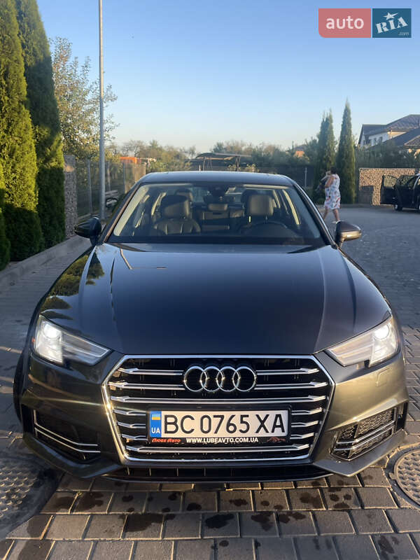 Седан Audi A4 2017 в Львові