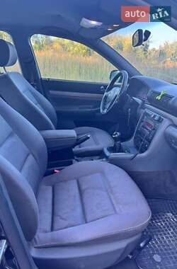 Универсал Audi A4 2000 в 