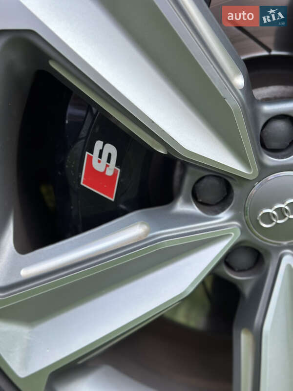Універсал Audi A4 2016 в Києві