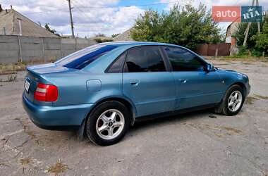 Седан Audi A4 1998 в 