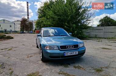 Седан Audi A4 1998 в Днепре