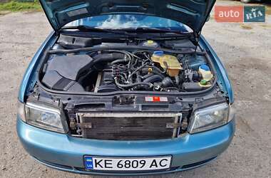 Седан Audi A4 1998 в 