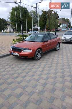 Седан Audi A4 1996 в Гайсине