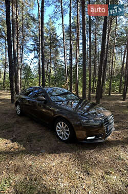 Седан Audi A4 2012 в 