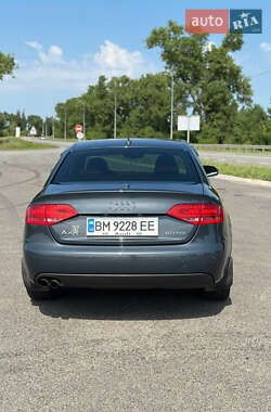 Седан Audi A4 2010 в Ромнах