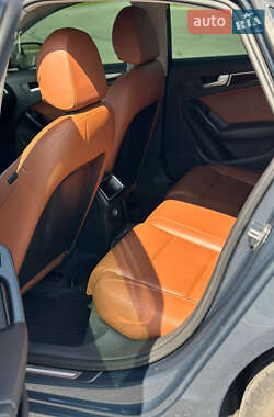 Седан Audi A4 2010 в Ромнах