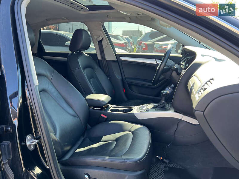 Седан Audi A4 2015 в Львове