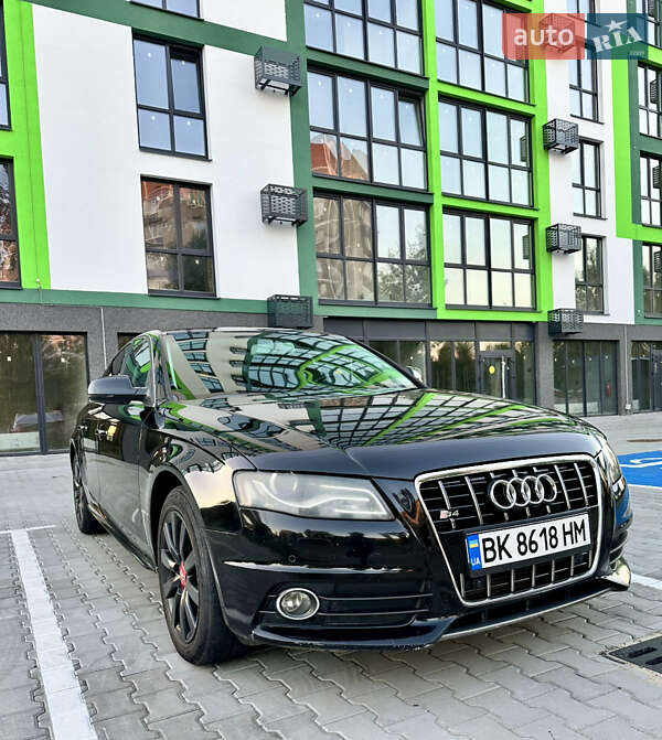Седан Audi A4 2009 в Вараші