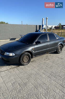 Седан Audi A4 1996 в Львове