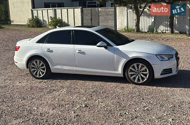 Седан Audi A4 2016 в 