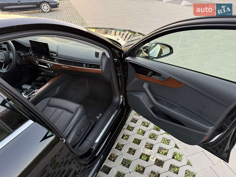 Седан Audi A4 2023 в Хмельницком