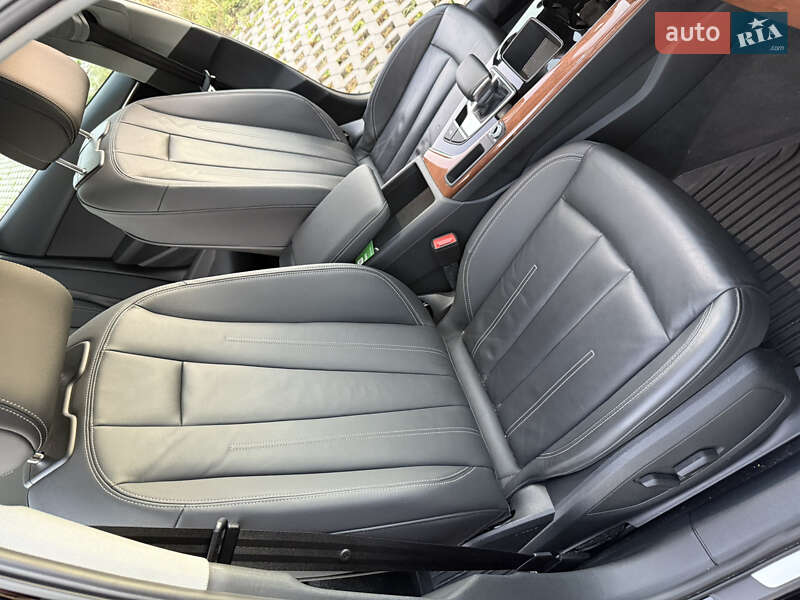 Седан Audi A4 2023 в Хмельницком