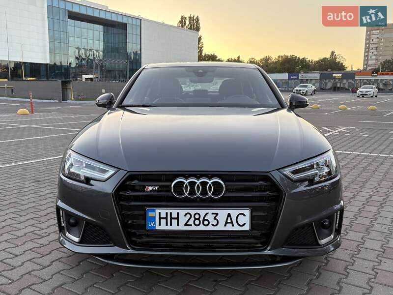 Седан Audi A4 2018 в Одессе