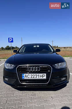 Седан Audi A4 2012 в Горохові