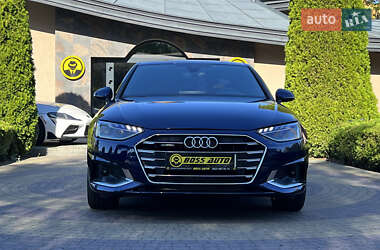 Седан Audi A4 2021 в 