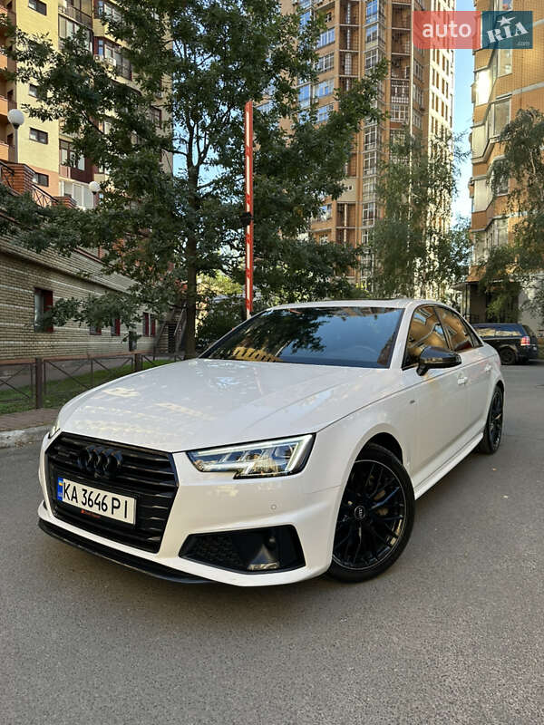 Седан Audi A4 2016 в 