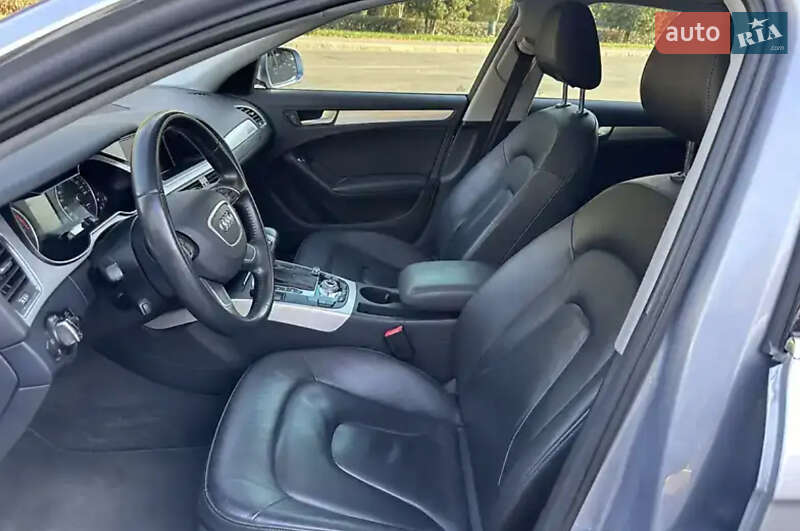 Седан Audi A4 2015 в Львові