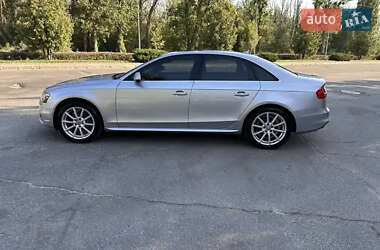 Седан Audi A4 2015 в 