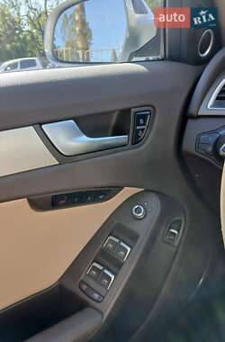 Седан Audi A4 2014 в Львове