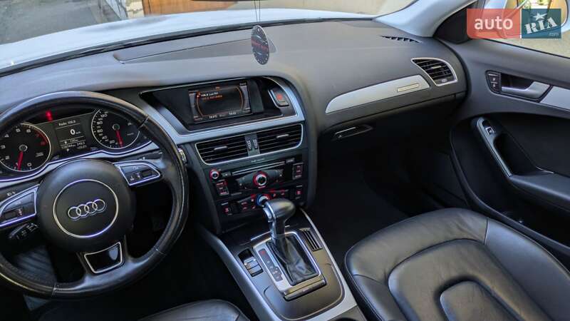 Седан Audi A4 2015 в Луцке