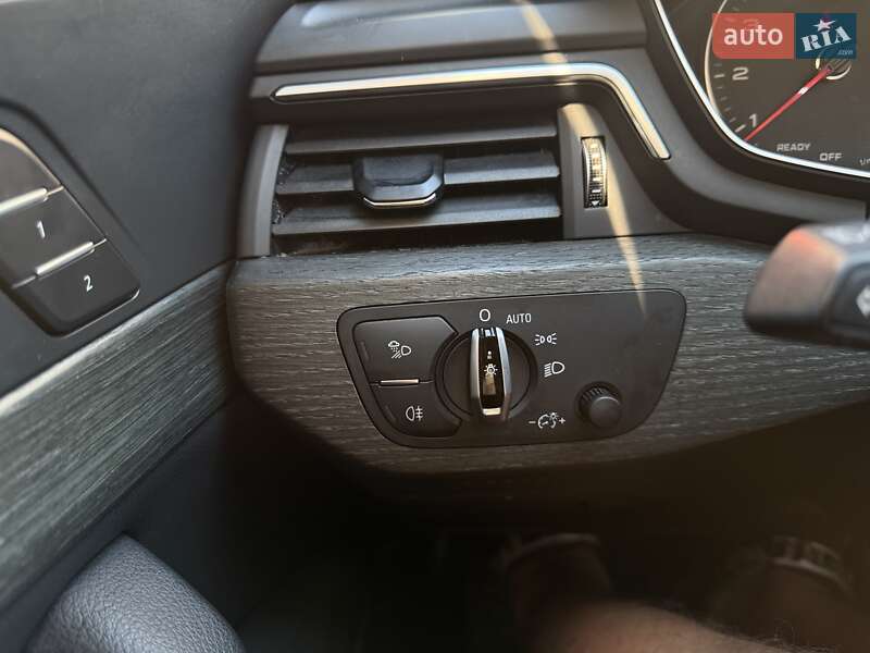Седан Audi A4 2017 в Львове