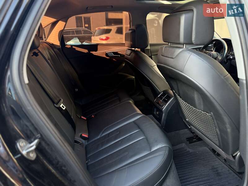 Седан Audi A4 2017 в Львове