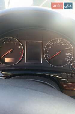 Седан Audi A4 2001 в 