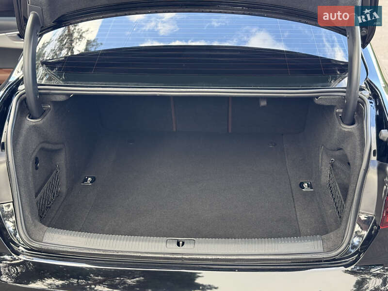 Седан Audi A4 2017 в Виннице