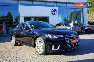 Седан Audi A4 2019 в 