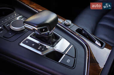 Седан Audi A4 2019 в 