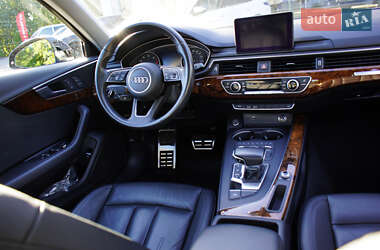 Седан Audi A4 2019 в 