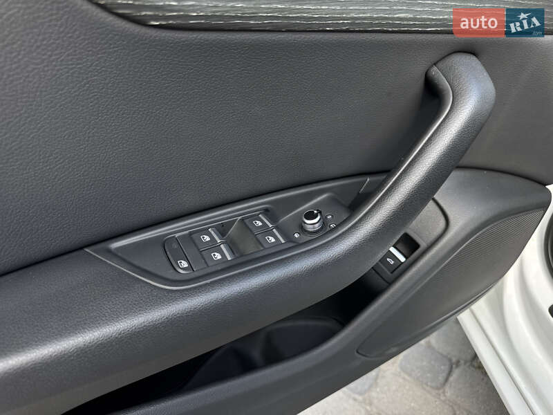 Седан Audi A4 2018 в Ивано-Франковске