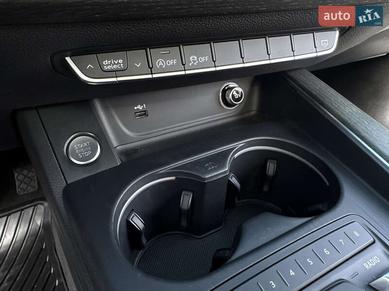 Седан Audi A4 2018 в Ивано-Франковске
